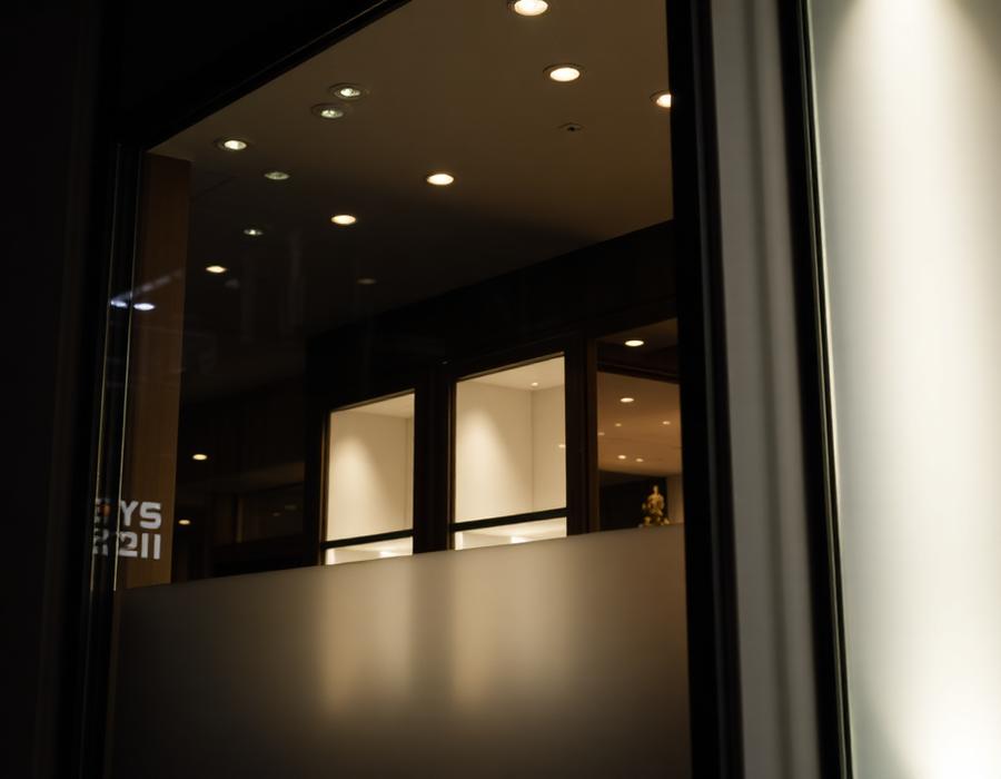Retail Storefronts using Frostek smart film